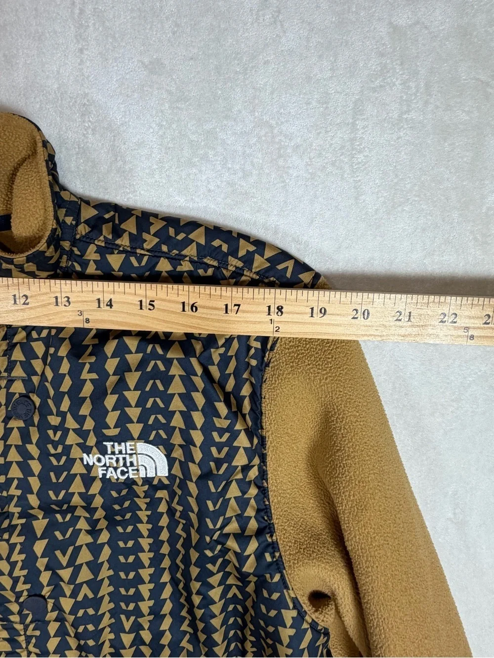 The North Face Large Men’s Zip-Up Fleece Aztec Pullover - Tan and Black Pattern